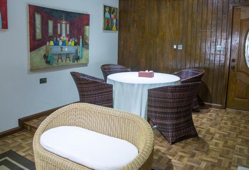 Президентский Люкс, Maaha Beach Resort