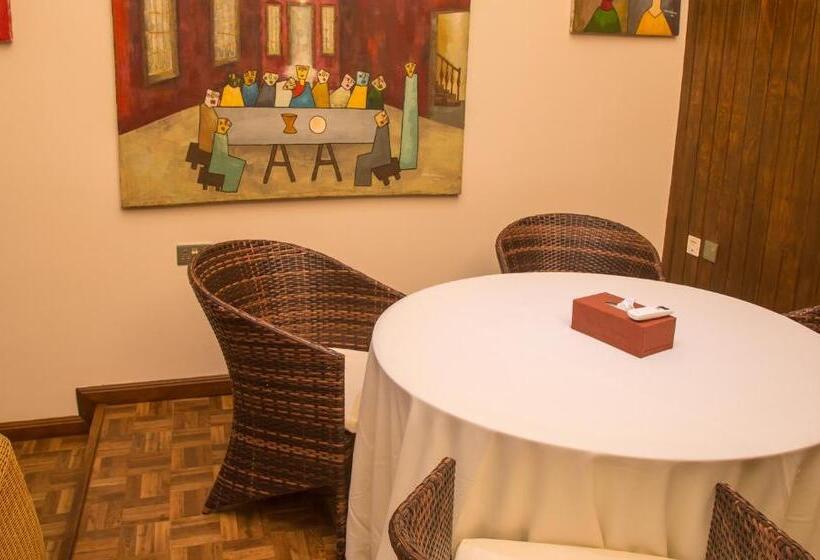 סוויטה אקזקיוטיב, Maaha Beach Resort