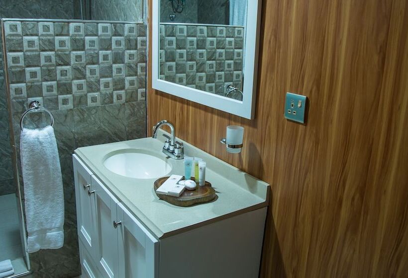 סוויטה אקזקיוטיב, Maaha Beach Resort