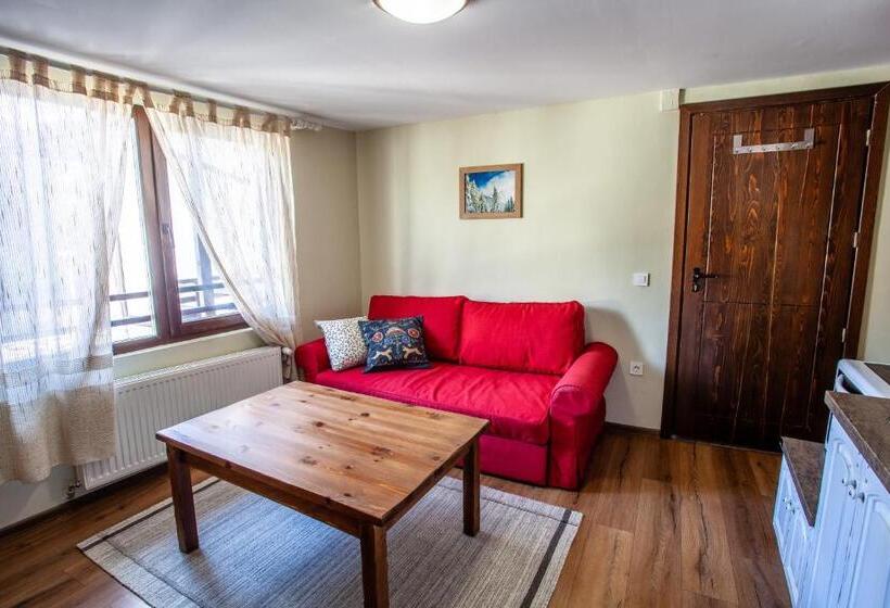 Suíte Júnior, Kutsinska House