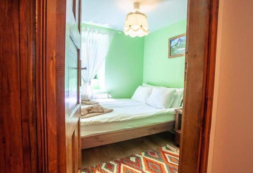 Apartamento 1 Dormitório com Vistas, Kutsinska House