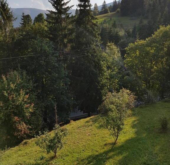 חדר אקונומי, Na Gorbochku