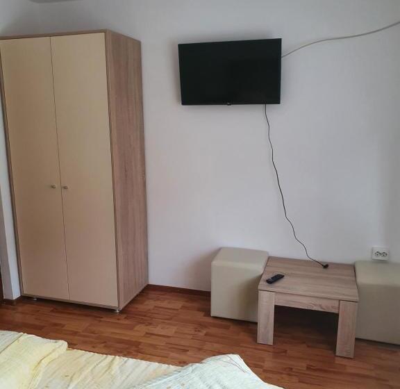 Standard room with outdoor bath, Pensiune Agroturistică Casa Alex