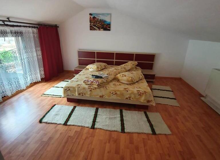 4인용 스탠다드 룸, Pensiune Agroturistică Casa Alex