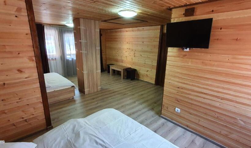 4인용 스탠다드 룸, Pensiune Agroturistică Casa Alex