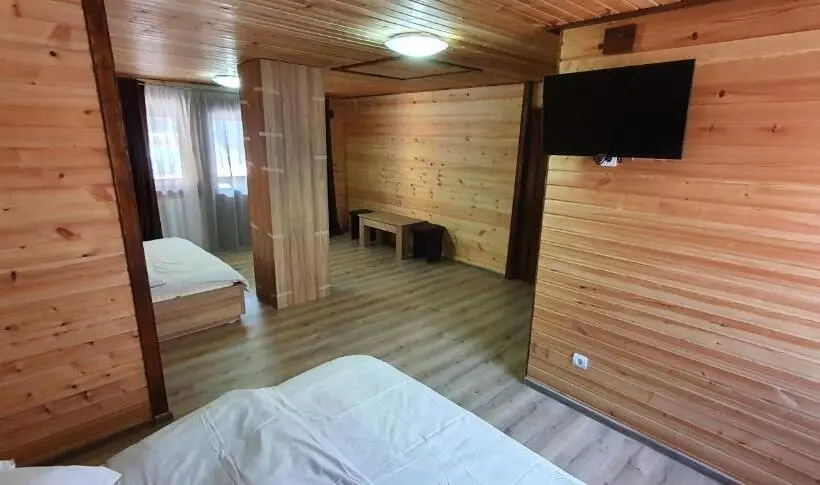 スタンダード4人部屋, Pensiune Agroturistică Casa Alex