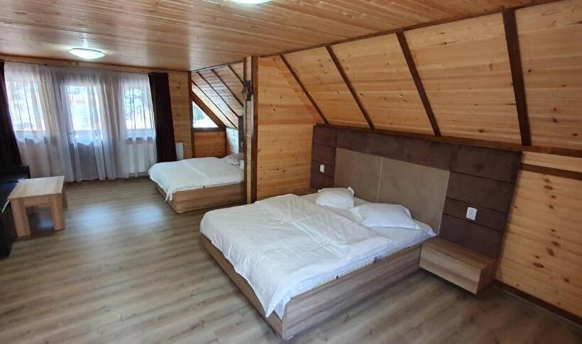 4인용 스탠다드 룸, Pensiune Agroturistică Casa Alex