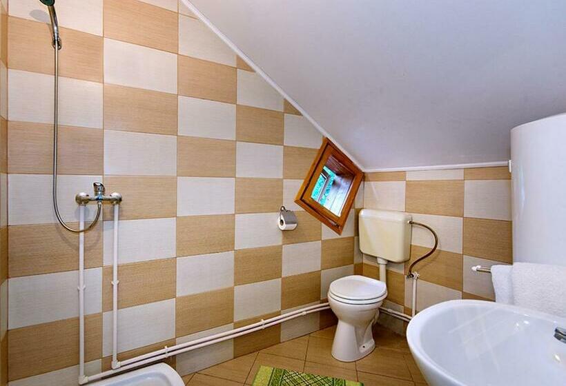 标准房带园景, Pensiunea Bobu