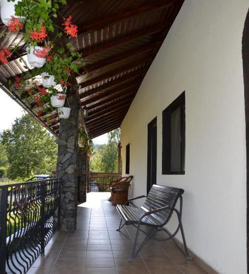 اتاق سوپریور سه تخته, Pensiunea Casa Maria