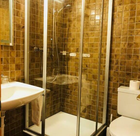 غرفة عائلية, Qi Lin Hotel Restaurant