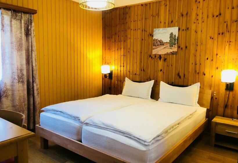 غرفة عائلية, Qi Lin Hotel Restaurant