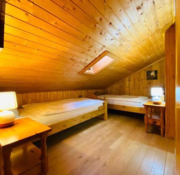 غرفة عائلية مطلّة علي الجبل, Qi Lin Hotel Restaurant