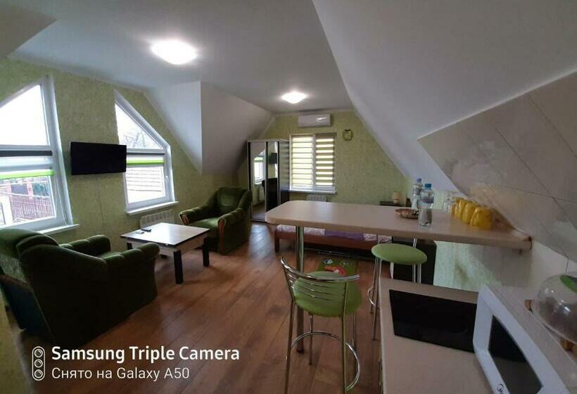 سوییت جونیور, Rand