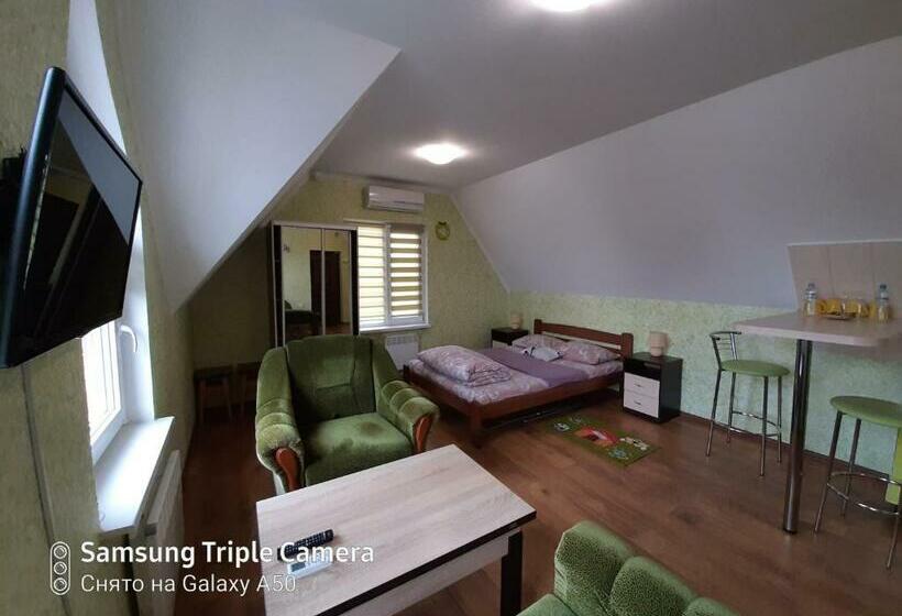 سوییت جونیور, Rand