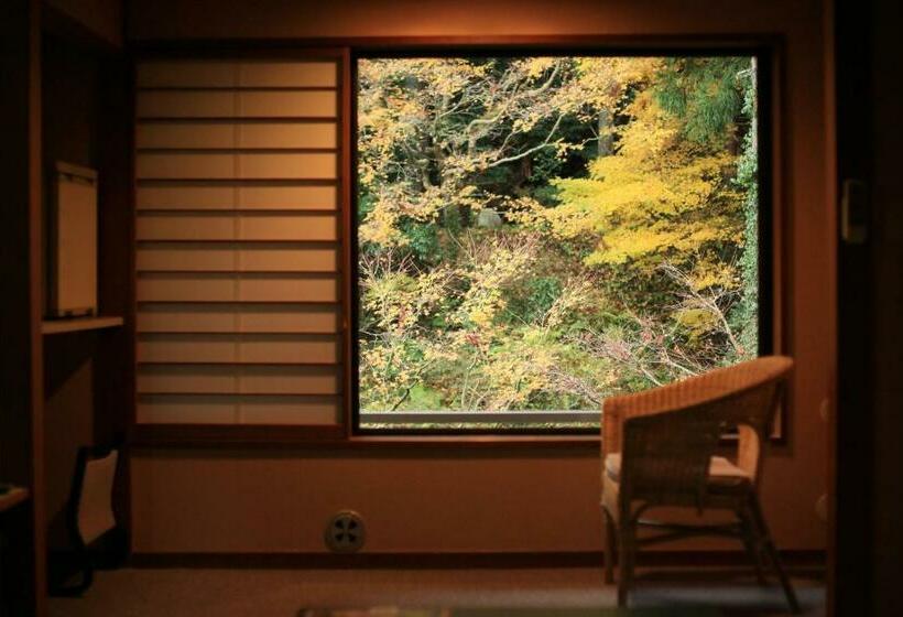 غرفة قياسية, Yumotokan