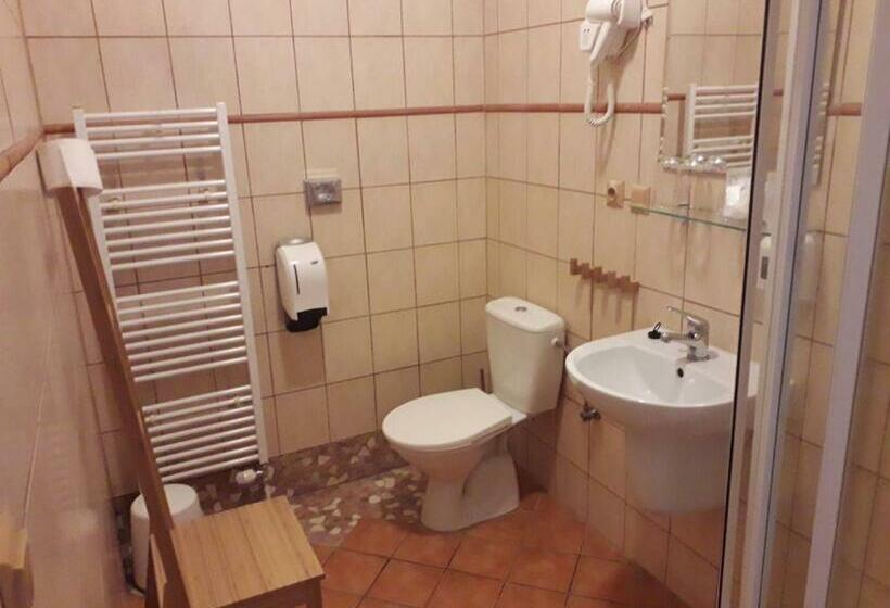 غرفة قياسية مزوَّدة بشُرفة, Baronka Bed & Breakfast & Bistrot