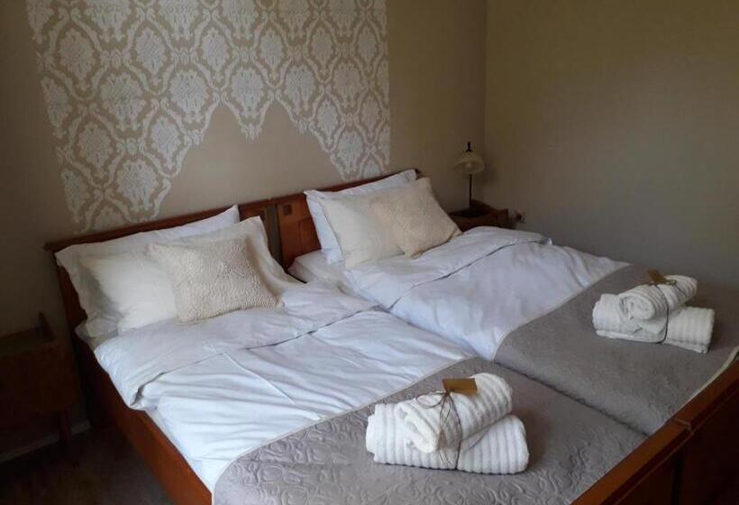 חדר סטנדרט עם מרפסת, Baronka Bed & Breakfast & Bistrot