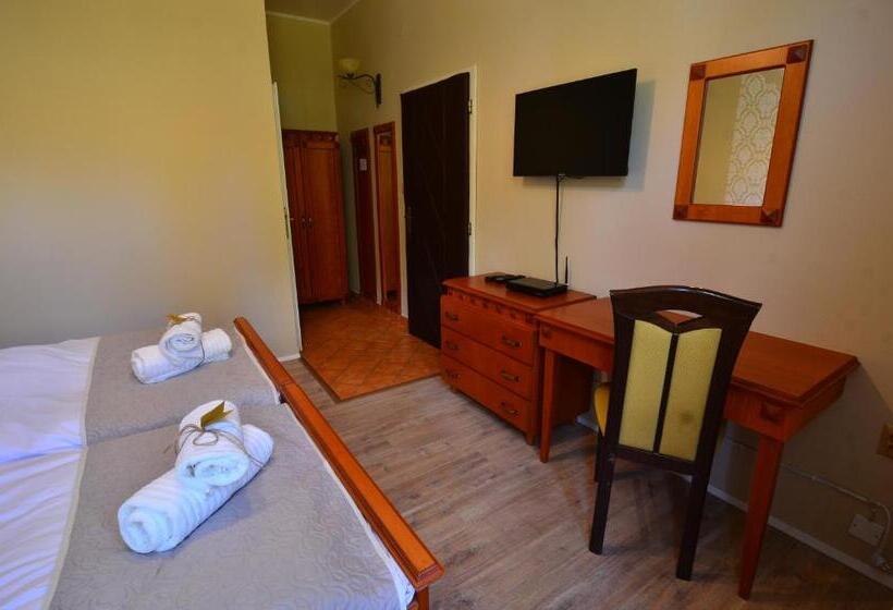 Номер Стандарт с Балконом, Baronka Bed & Breakfast & Bistrot