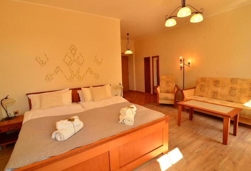 Номер Стандарт Вид на Сад, Baronka Bed & Breakfast & Bistrot