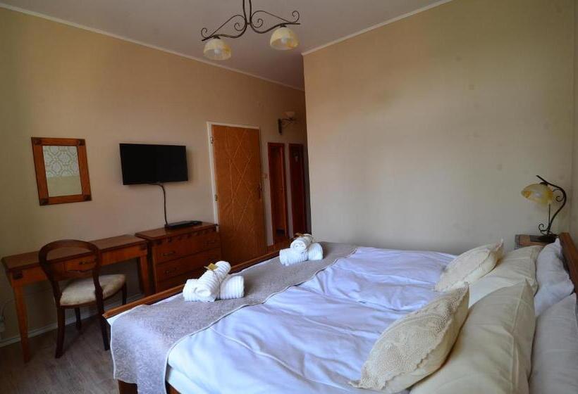 غرفة قياسية مزوَّدة بتراس, Baronka Bed & Breakfast & Bistrot