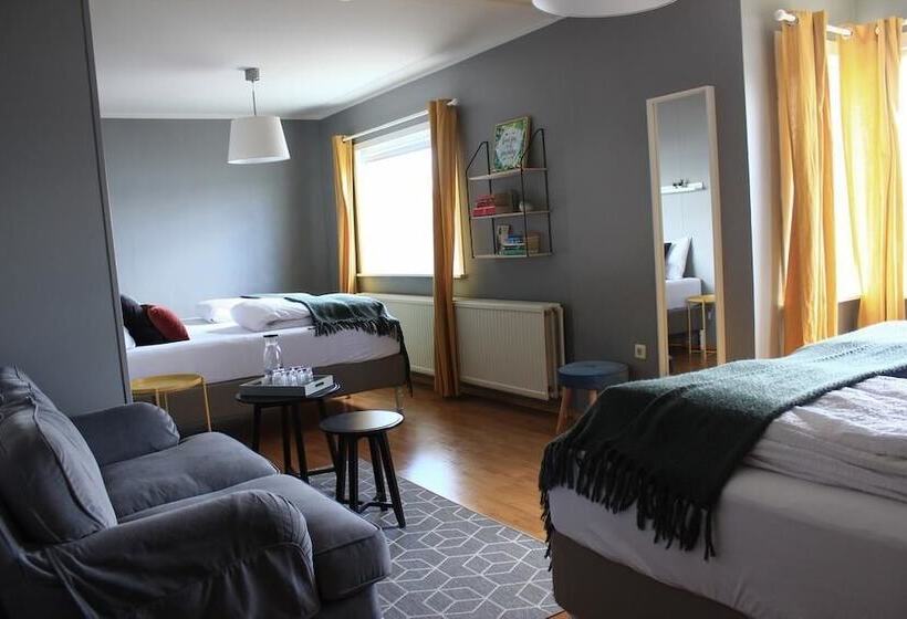 اتاق استاندارد چهارنفره با سرویس بهداشتی مشترک, Guesthouse Stekkaból