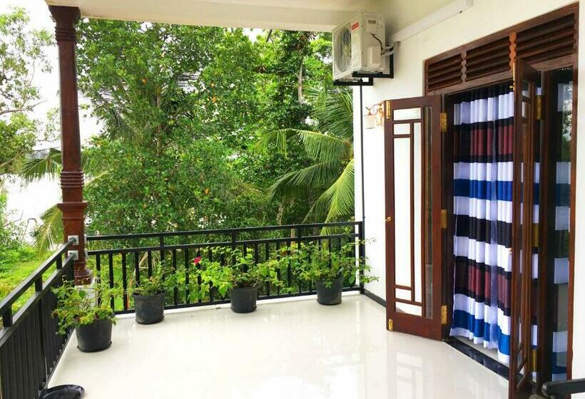 חדר דלוקס, Lake Villa