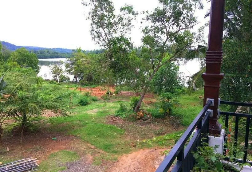 デラックスルーム, Lake Villa