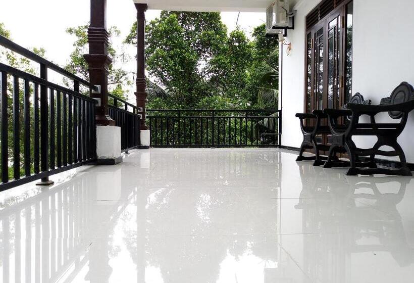 חדר דלוקס, Lake Villa