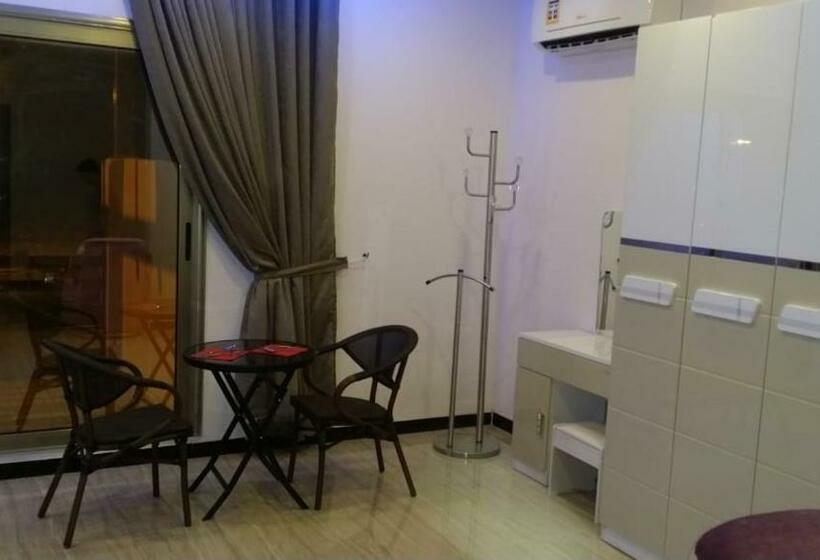 Deluxe Zimmer, شاليهات العرسان بمسبح وبدون مسبح بمحايل عسير ترقش