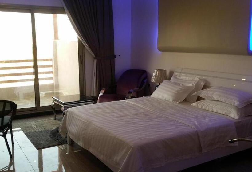 Deluxe Zimmer mit Balkon, شاليهات العرسان بمسبح وبدون مسبح بمحايل عسير ترقش