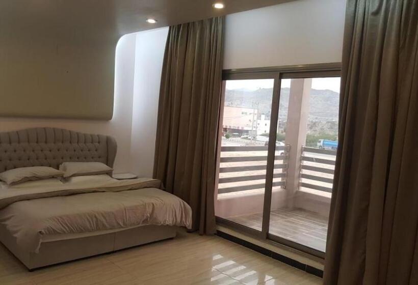 Chalet, شاليهات العرسان بمسبح وبدون مسبح بمحايل عسير ترقش