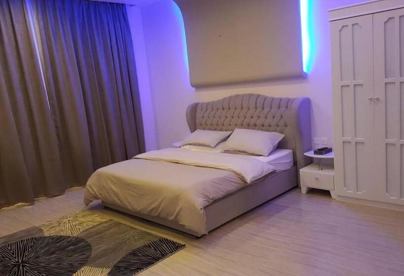 Chalet, شاليهات العرسان بمسبح وبدون مسبح بمحايل عسير ترقش