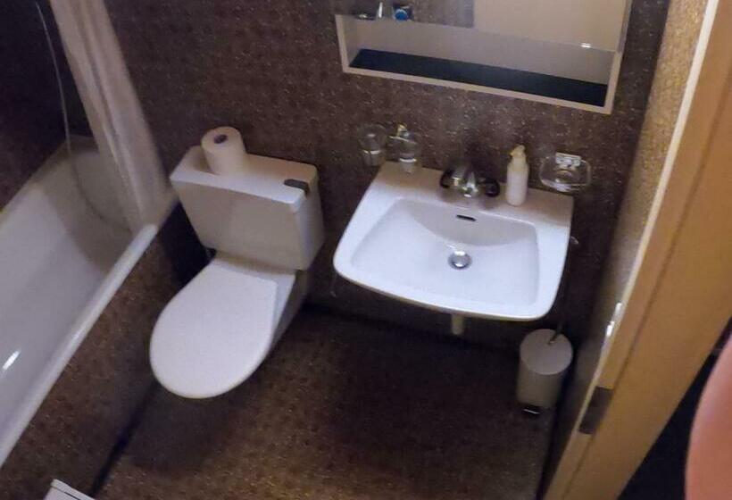 غرفة قياسية مزوَّدة بشُرفة, Bergalga