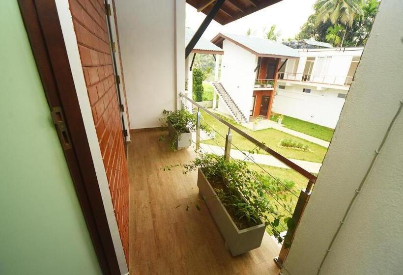 デラックスルーム, Lavenro Garden