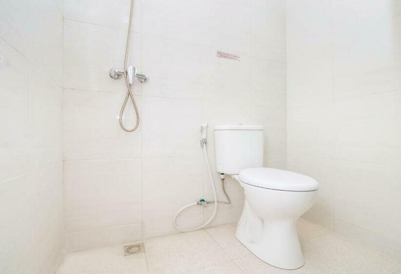 Номер Deluxe Кровать Кинг, Oyo 3307 Ayudia Guesthouse