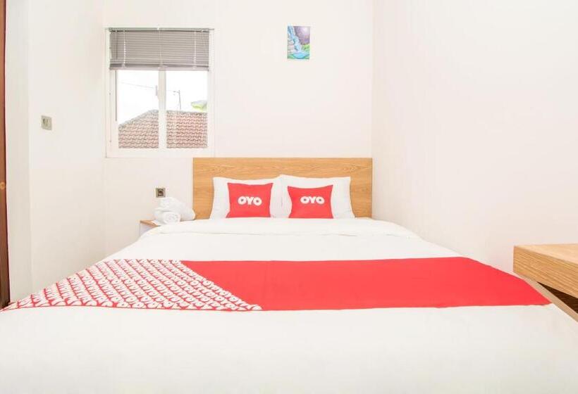 Номер Deluxe Кровать Кинг, Oyo 3307 Ayudia Guesthouse
