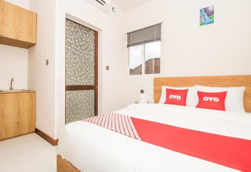 חדר דחוקס עם מיטת קינג, Oyo 3307 Ayudia Guesthouse