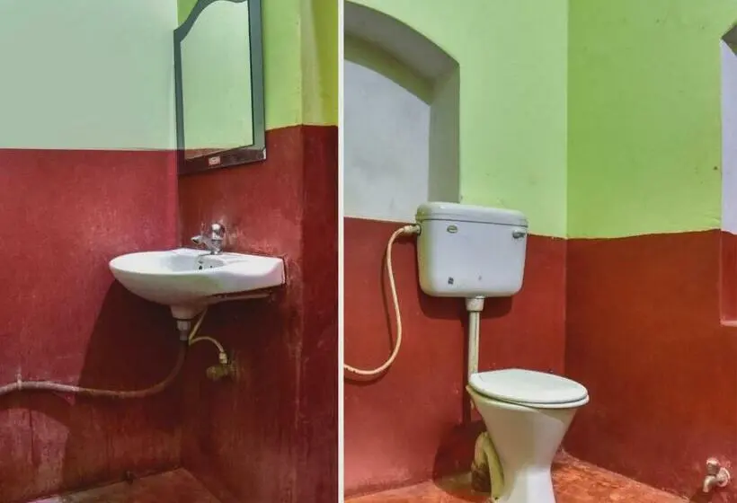 エコノミールーム, Spot On Shashi Prabha Palace