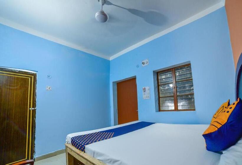 Номер Стандарт, Spot On Shashi Prabha Palace