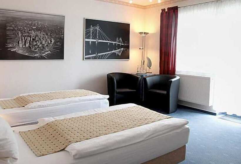 패밀리 룸, Land Furthmuhle