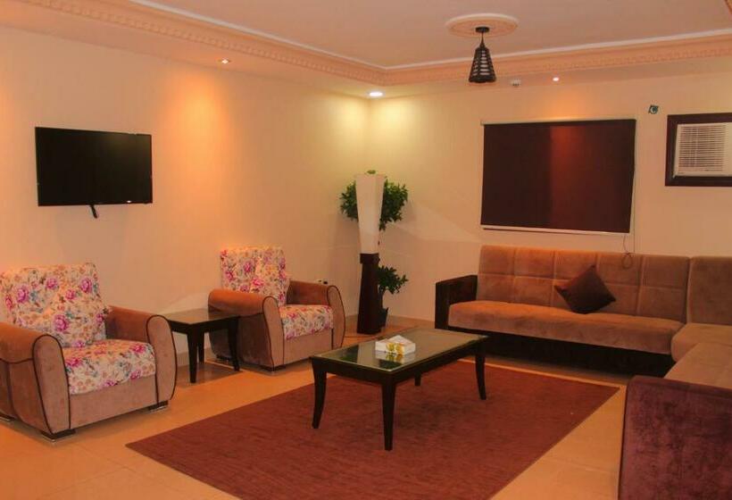 דירת שני חדרים, Marina