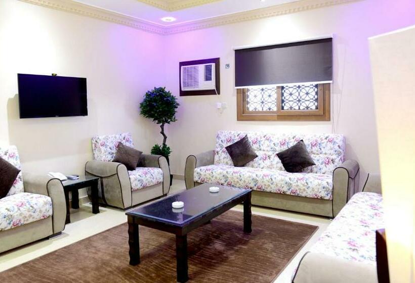 בקתת חדר, Marina