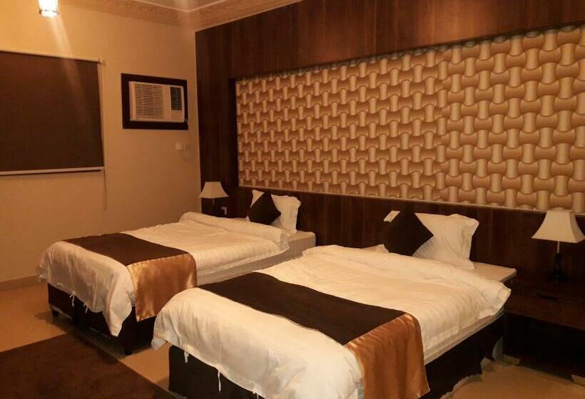 דירת שני חדרים, Marina