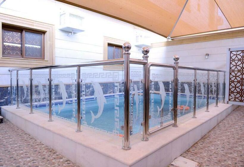 בקתת חדר, Marina