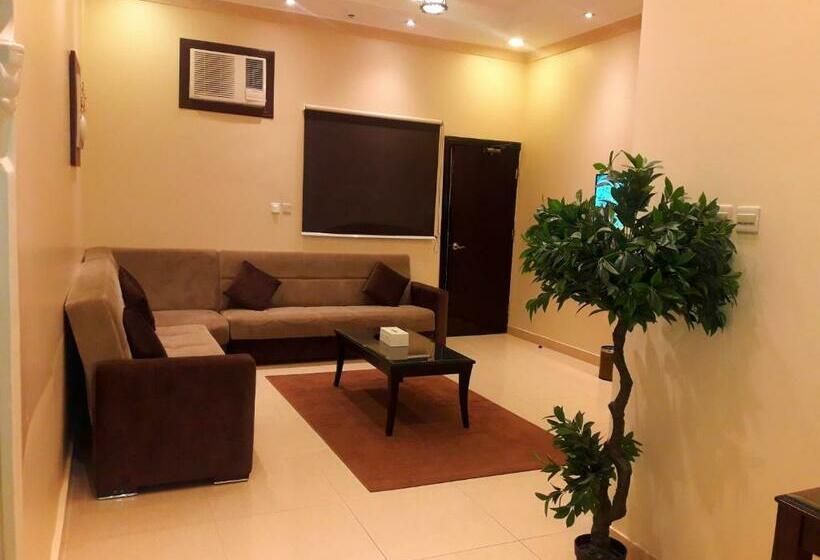 בקתת חדר, Marina