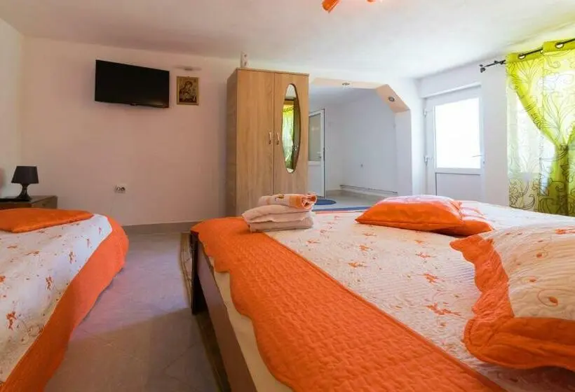 اتاق استاندارد سه نفره, Casa De Vacanta Marya