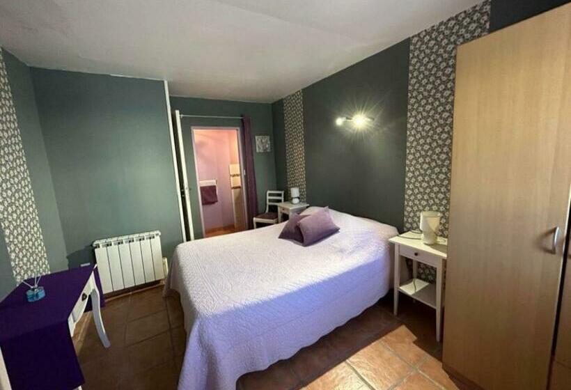 Номер Стандарт, La Chevrie