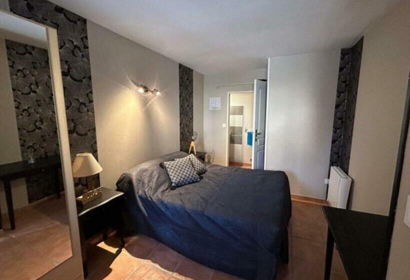 Номер Стандарт, La Chevrie