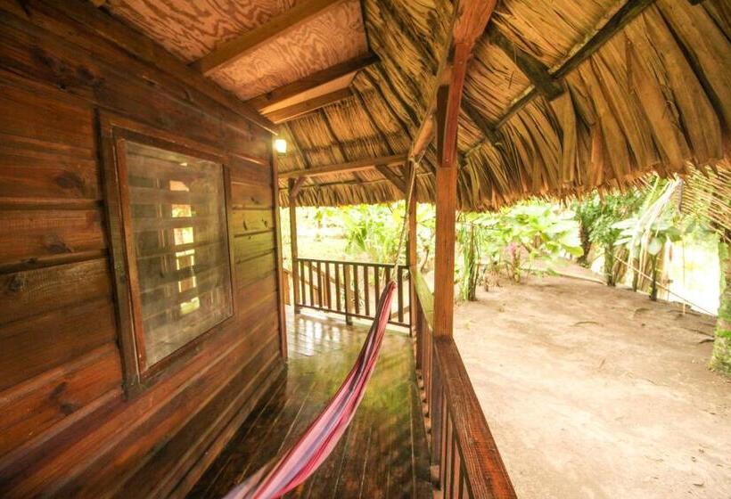 غرفة قياسية ثلاثية, Cohune Palms River Cabanas