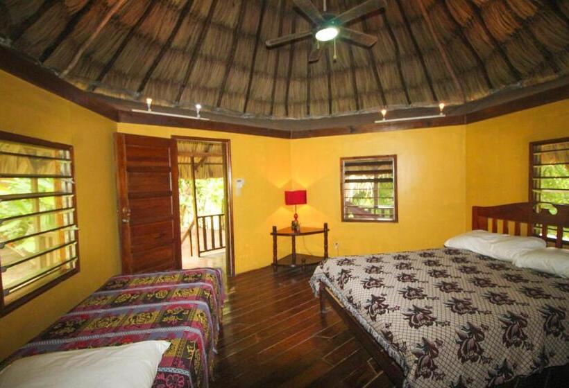 غرفة قياسية ثلاثية, Cohune Palms River Cabanas